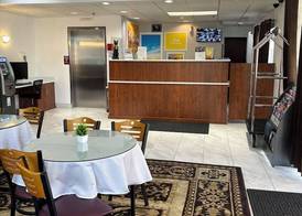 Days Inn by Wyndham Seattle Aurora 4