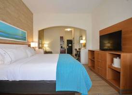Holiday Inn Express & Suites FARMINGTON by IHG 4
