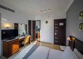The Avenue Suites - Guest Room 2