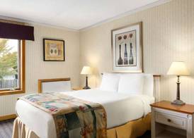 Travelodge by Wyndham Owen Sound ON 3