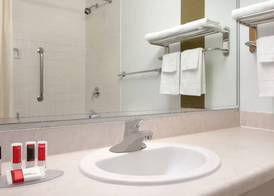 Travelodge by Wyndham Zanesville 5