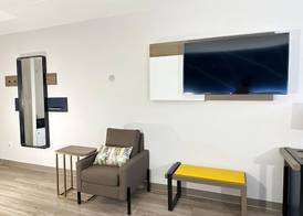 Comfort Inn & Suites Barrie - Highway 400 4