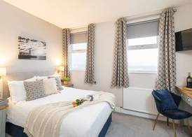 The Clarence Gardens Hotel, BW Signature Collection 4