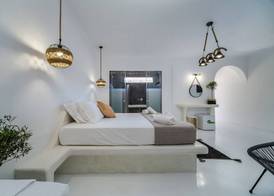 The Amethyst Exclusive Suites Oia 4