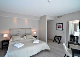Hostellerie Le Petit Manoir 5