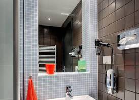 MEININGER Hotel Berlin Airport 3
