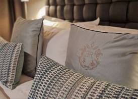 Elegance Room 5