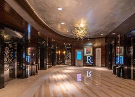Renaissance Shanghai Yu Garden Hotel 2