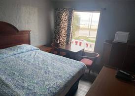Surf Motel and Apartments 4