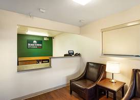 HomeTowne Studios by Red Roof Colorado Springs - Airport 2