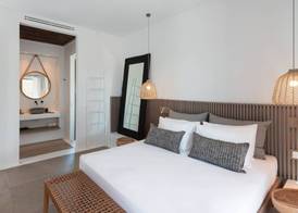 Cove Paros 3