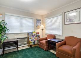 Econo Lodge Sturbridge Route 20 4