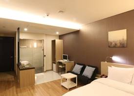 Hotel Clover 5