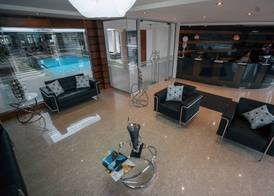 Runway Hotel 4