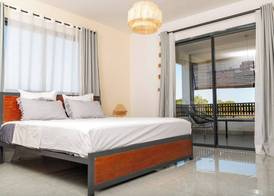 Hotel Naka 5