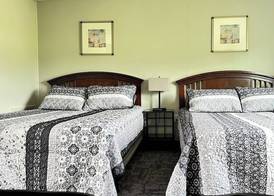 Colonial Valley Motel 5