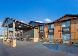 Super 8 by Wyndham Marston 5