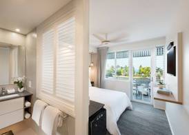 Heart Hotel and Gallery Whitsundays 5