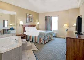 Days Inn by Wyndham Downtown St. Louis 4