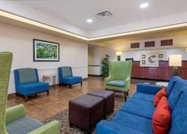 Comfort Inn & Suites Fort Myers Airport 4