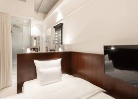 Ruby Lilou Hotel Marseille by IHG 4