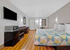 Motel 6 Plano, TX - Plano Northeast 4