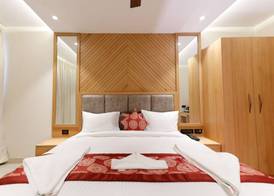 Hotel Sarc Inn 2