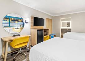 Days Inn by Wyndham Houston East 5