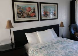 Breakaway Inn Guest House 3