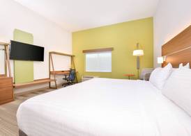 Holiday Inn Express & Suites SALEM by IHG 4