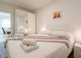 Drop In Split Luxury Suites 4