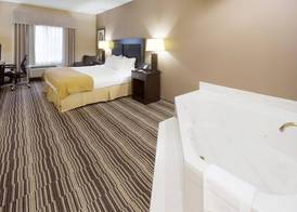 Holiday Inn Express & Suites BURLINGTON by IHG 2