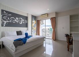 Santi White House Patong Hotel 2