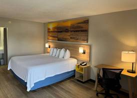Days Inn by Wyndham Crystal River 3