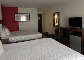Ramada by Wyndham Effingham 4