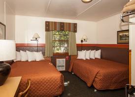 Swiftcurrent Motor Inn and Cabins - Inside the Park 5