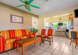 Econo Lodge Crystal River 4