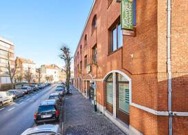 HI Brussels Generation Europe Hostel 3