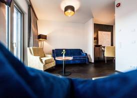 Best Western Plus Royal Suites 5