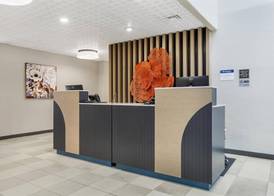 Best Western Plus Rose City Conference Center Inn 3