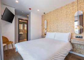 The Orange House Boutique Hotel and Upstairs Rooftop Bar Center of La Cala de Mijas 100m from the Beach 5