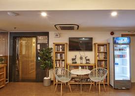 Sai Gon's Book Hotel - The Airport Front 5