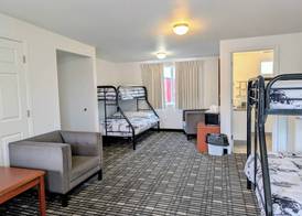 Ponderosa Motel 5