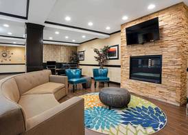 La Quinta by Wyndham Auburn 3