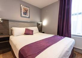 Hogs Back Hotel & Spa Nr Farnham 5