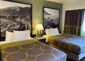 Super 8 by Wyndham Monterey 3