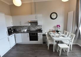 First Pleasance Luxury Apartment 4