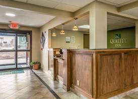 Quality Inn I-74 Batesville 3