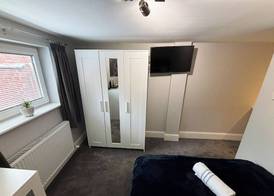 LYMM LIVING 3