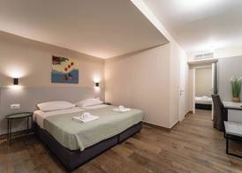 Hotel Plaza 5